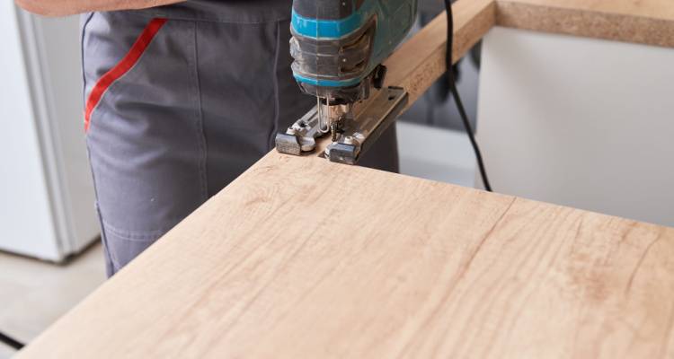 installing new kitchen worktop