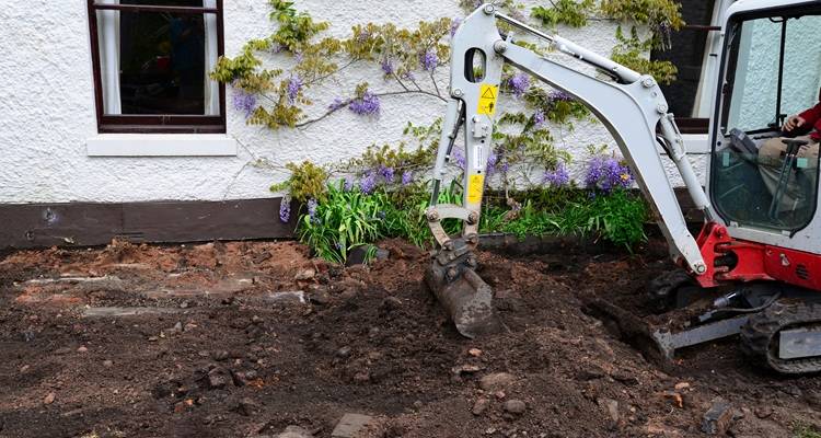 DIgger digging