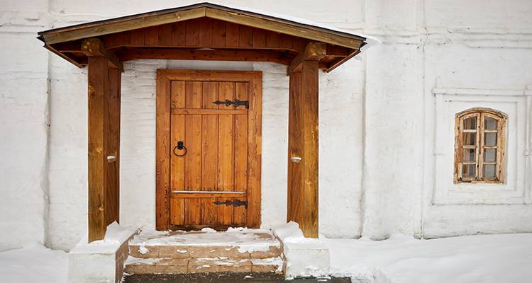 house front in the snow