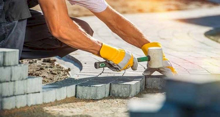 laying block paving