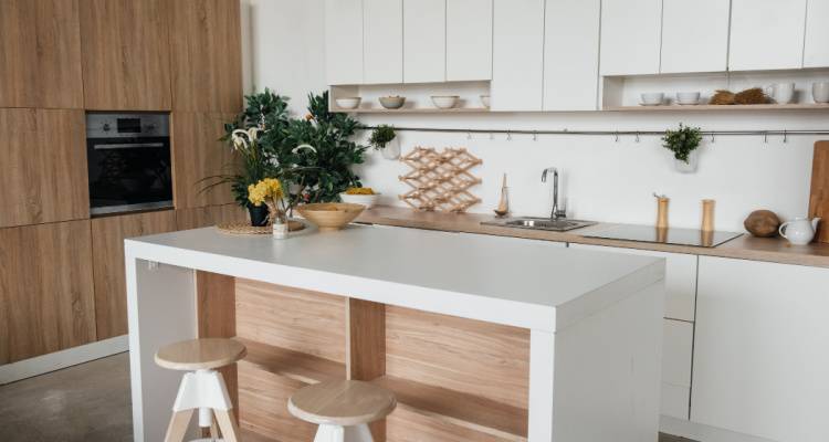 Build a Breakfast Bar in Your Kitchen