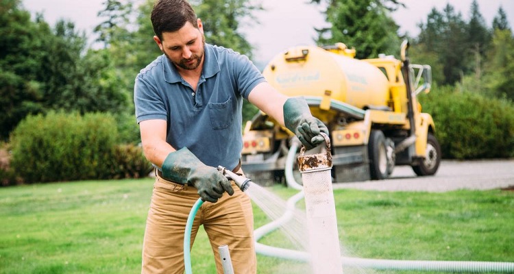 emptying septic tank 3