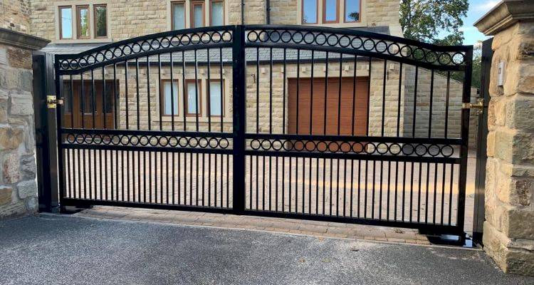 The Cost Of Installing A Driveway Gate, Cost Of Metal Garden Gates
