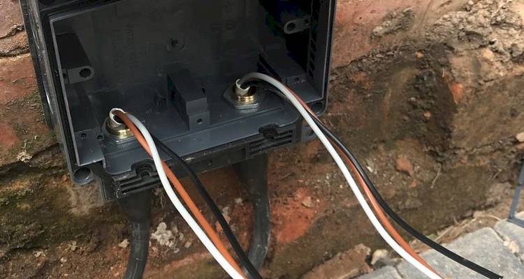 Cost Of Installing An Outside Socket