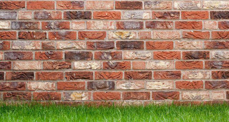 Brick shop fence cost