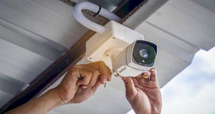 4installingcctv