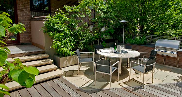 Outdoor dining on decking