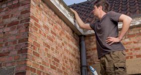 Does My Roof Need Replacing? – 5 Signs to Look For