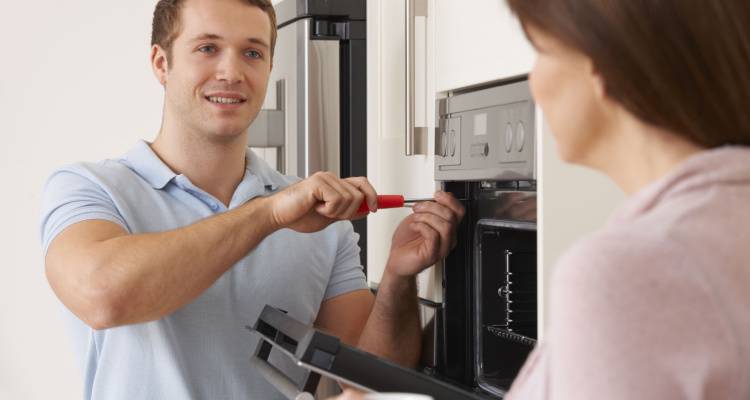 elecritian installing cooker