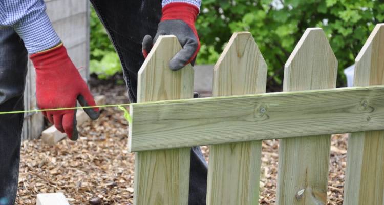 installing fence