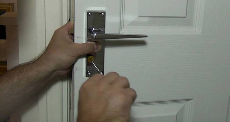 how to prepare an interior door handle