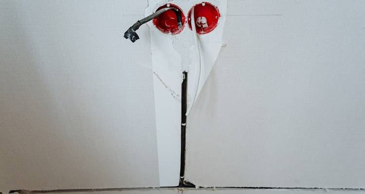 wall chased out red socket