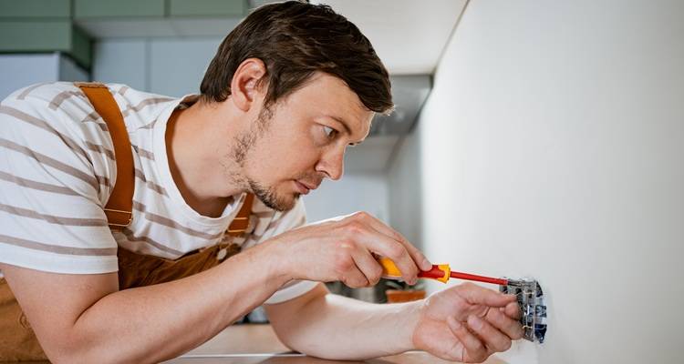 electrican socket dungarees