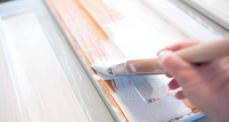 painting kitchen cupboard door white