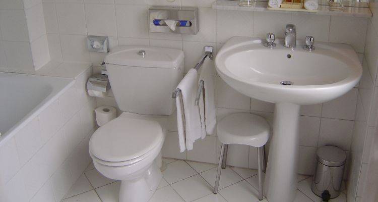 4imageofsmallbathroom