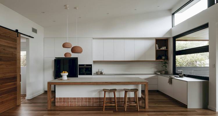 White and wood kitchen