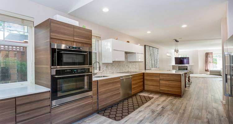 Kitchen laminate floor