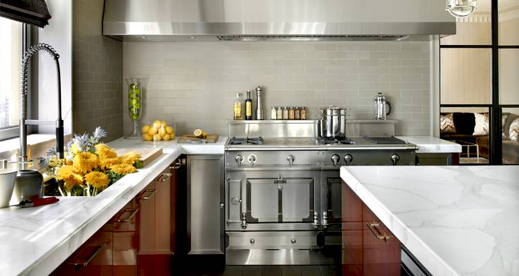 White and brown kitchen