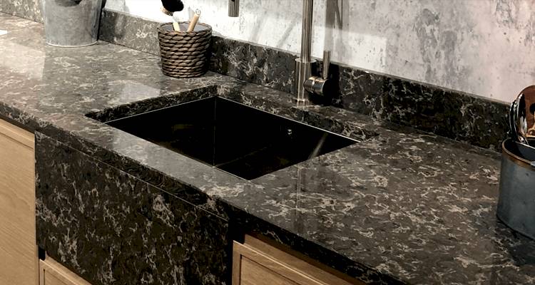 Black kitchen worktops