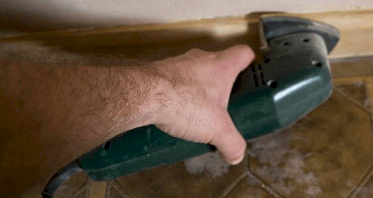 sanding skirting boards