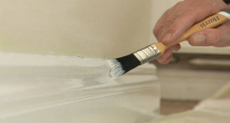 Painting skirting boards