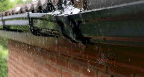 How to Repair Leaking Gutters