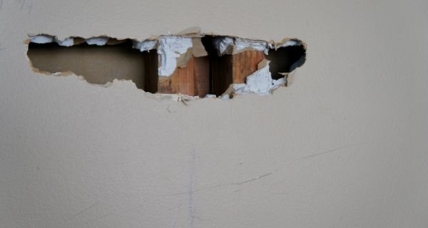 Repairing Plasterboard Holes