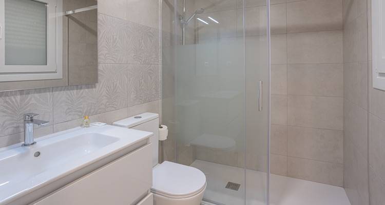 standard walk-in shower