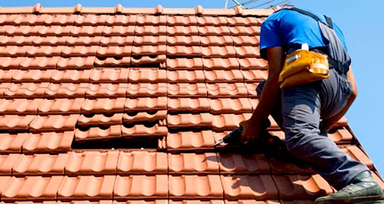 Repairing a clay roof