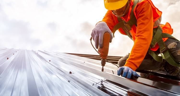 man hi viz roof