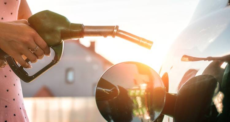 fuel nozzle and car