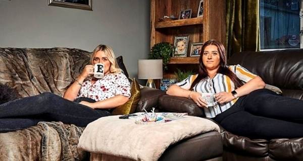 Ellie and Izzi Warner Goggle Box