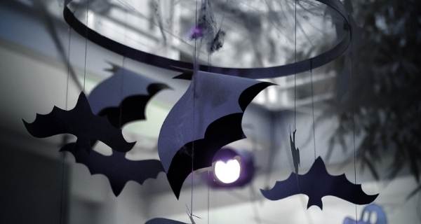 paper bats from lights