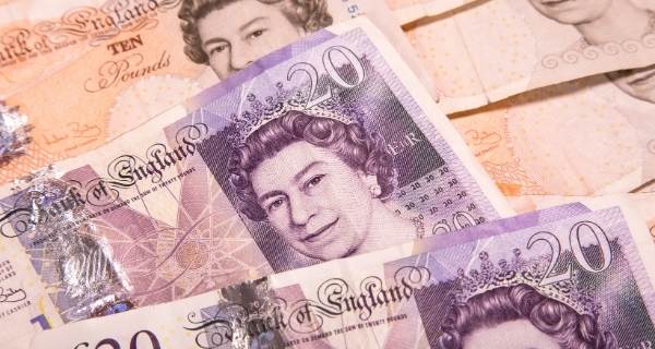 ten and twenty pound notes
